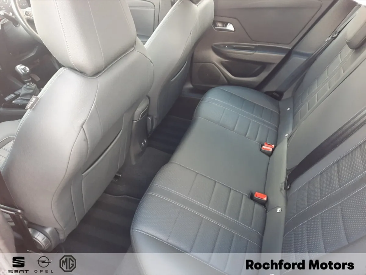 Opel Mokka MPV, Petrol, 2023, Red