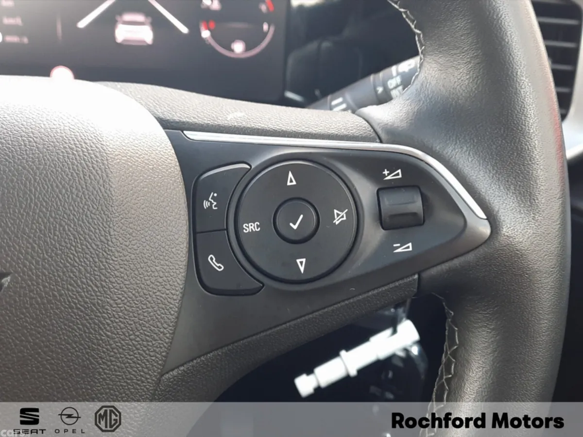 Opel Mokka MPV, Petrol, 2023, Red