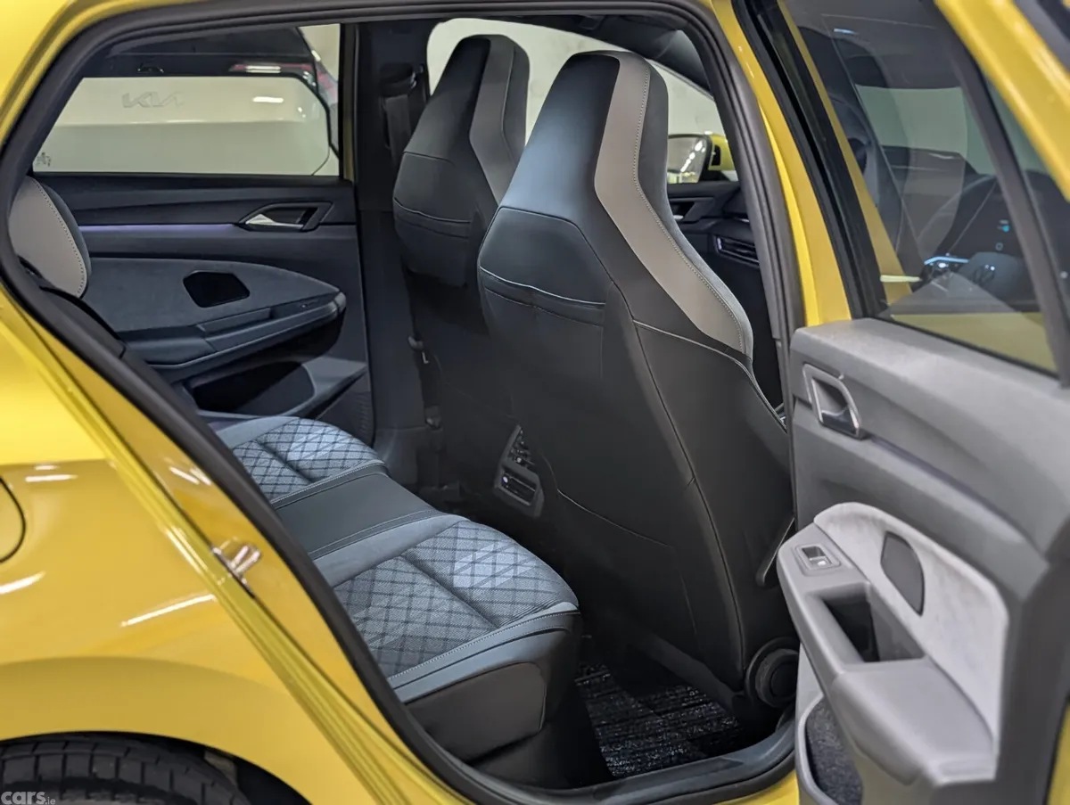 Volkswagen Golf Hatchback, Diesel, 2024, Yellow
