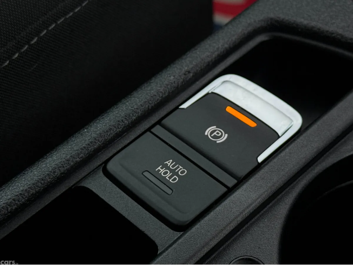 Volkswagen Touran MPV, Petrol, 2016, Silver