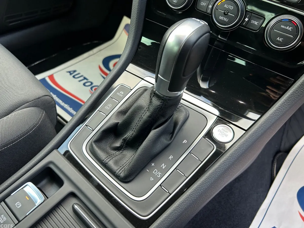 Volkswagen Golf Hatchback, Petrol, 2018, Blue