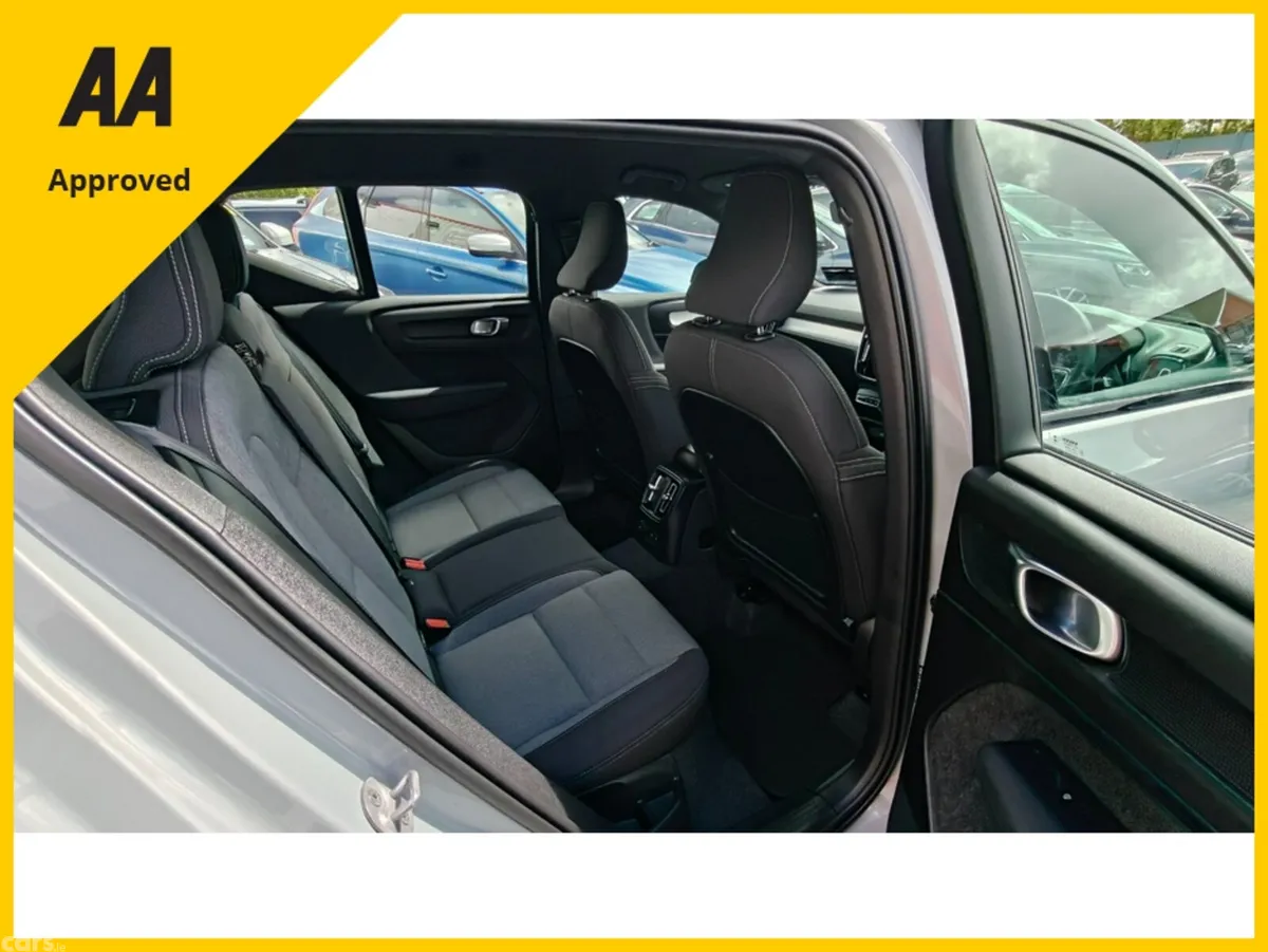Volvo XC40 SUV, Petrol Plug-in Hybrid, 2023, Grey