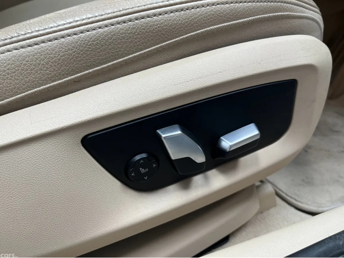 BMW 5-Series Saloon, Petrol Plug-in Hybrid, 2017, White