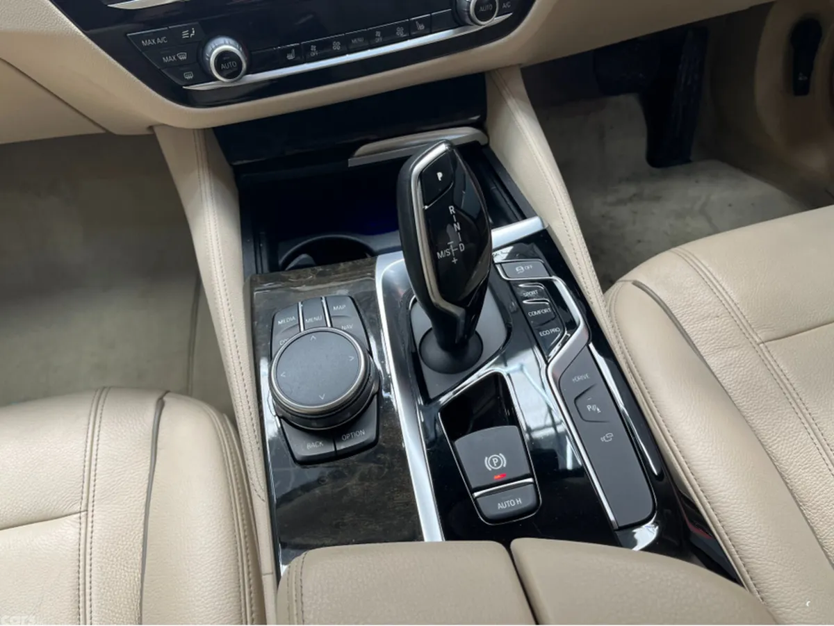BMW 5-Series Saloon, Petrol Plug-in Hybrid, 2017, White