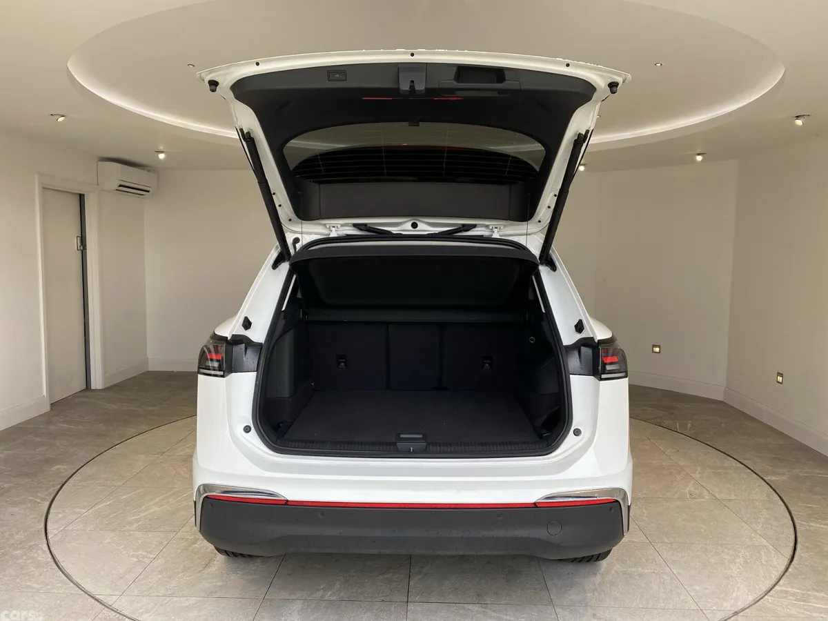 Volkswagen Tiguan SUV, Petrol Hybrid, 2024, White