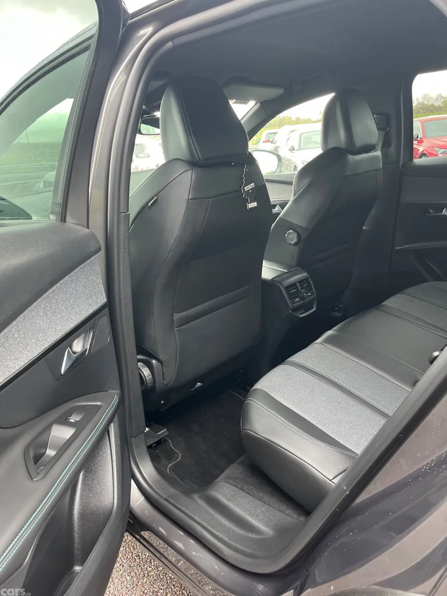 Peugeot 3008 MPV, Diesel, 2024, Grey