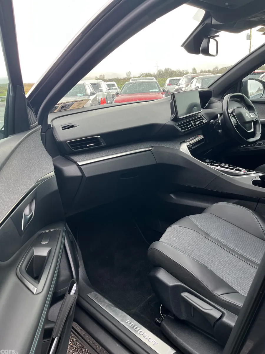 Peugeot 3008 MPV, Diesel, 2024, Grey