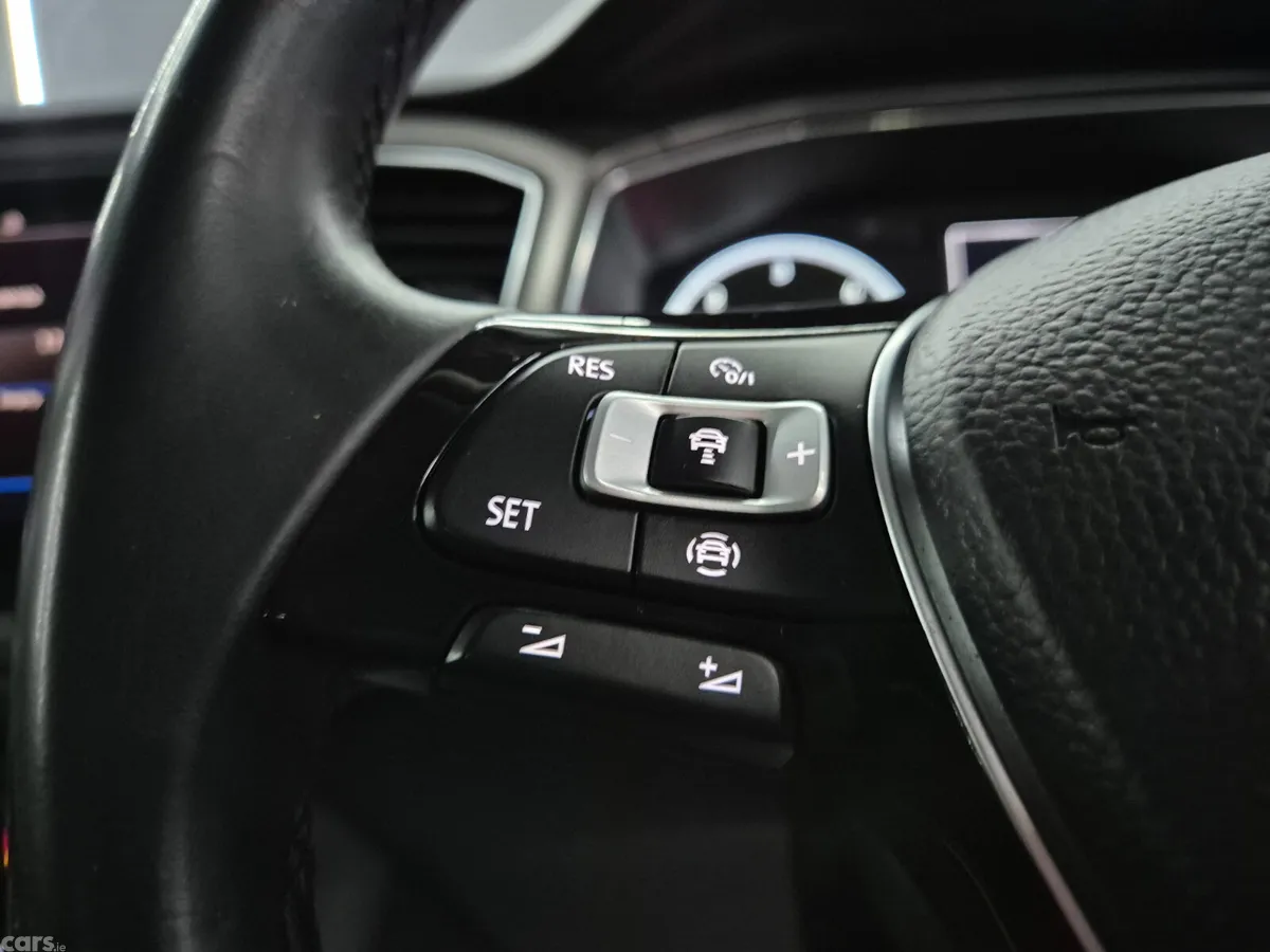 Volkswagen T-Roc SUV, Diesel, 2021, Blue