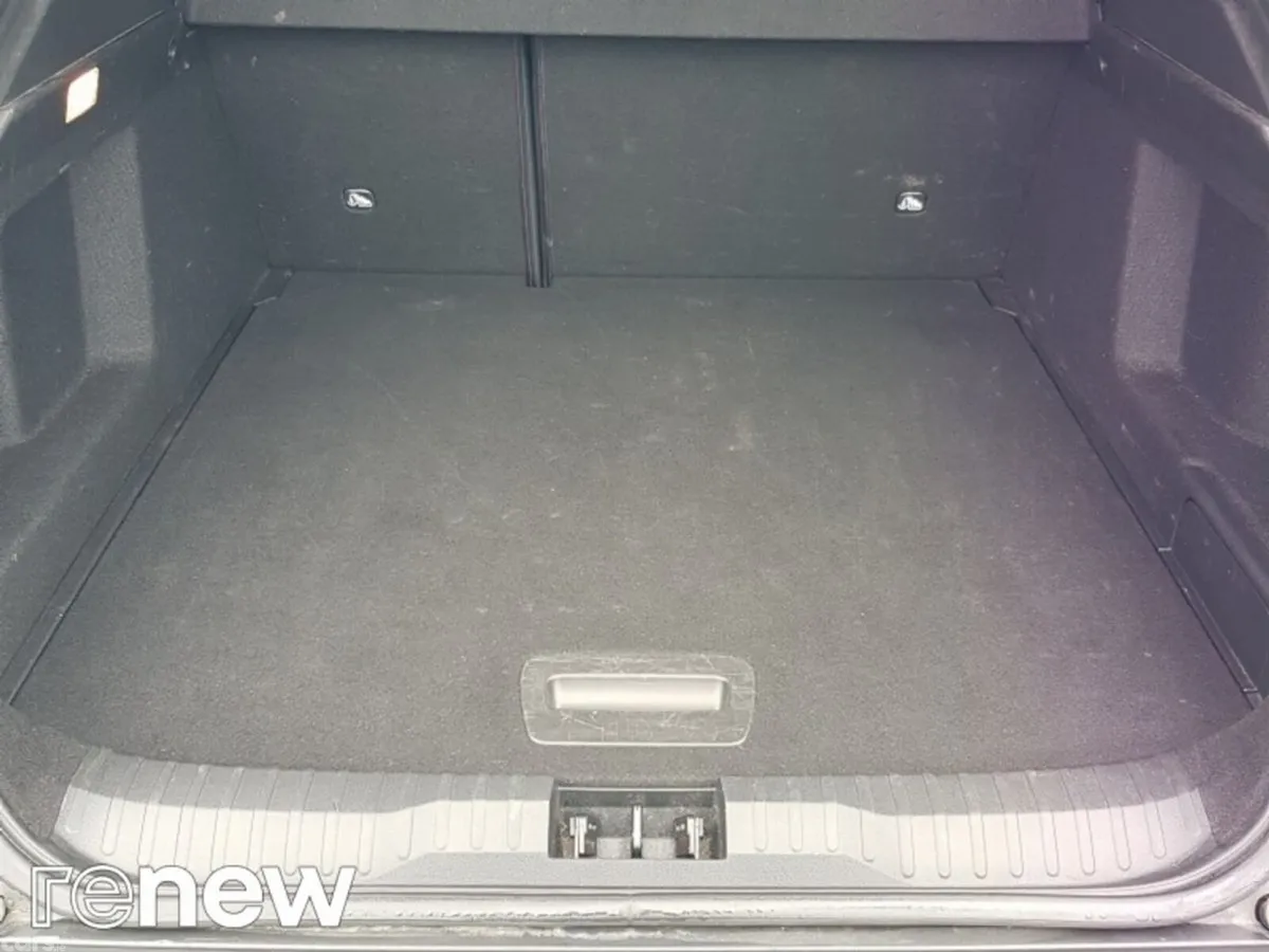 Renault Arkana Hatchback, Petrol, 2022, White