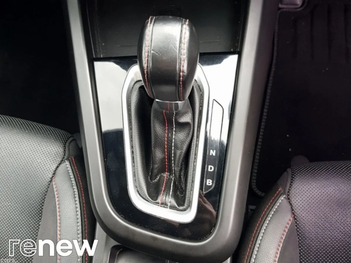 Renault Arkana Hatchback, Petrol, 2022, White