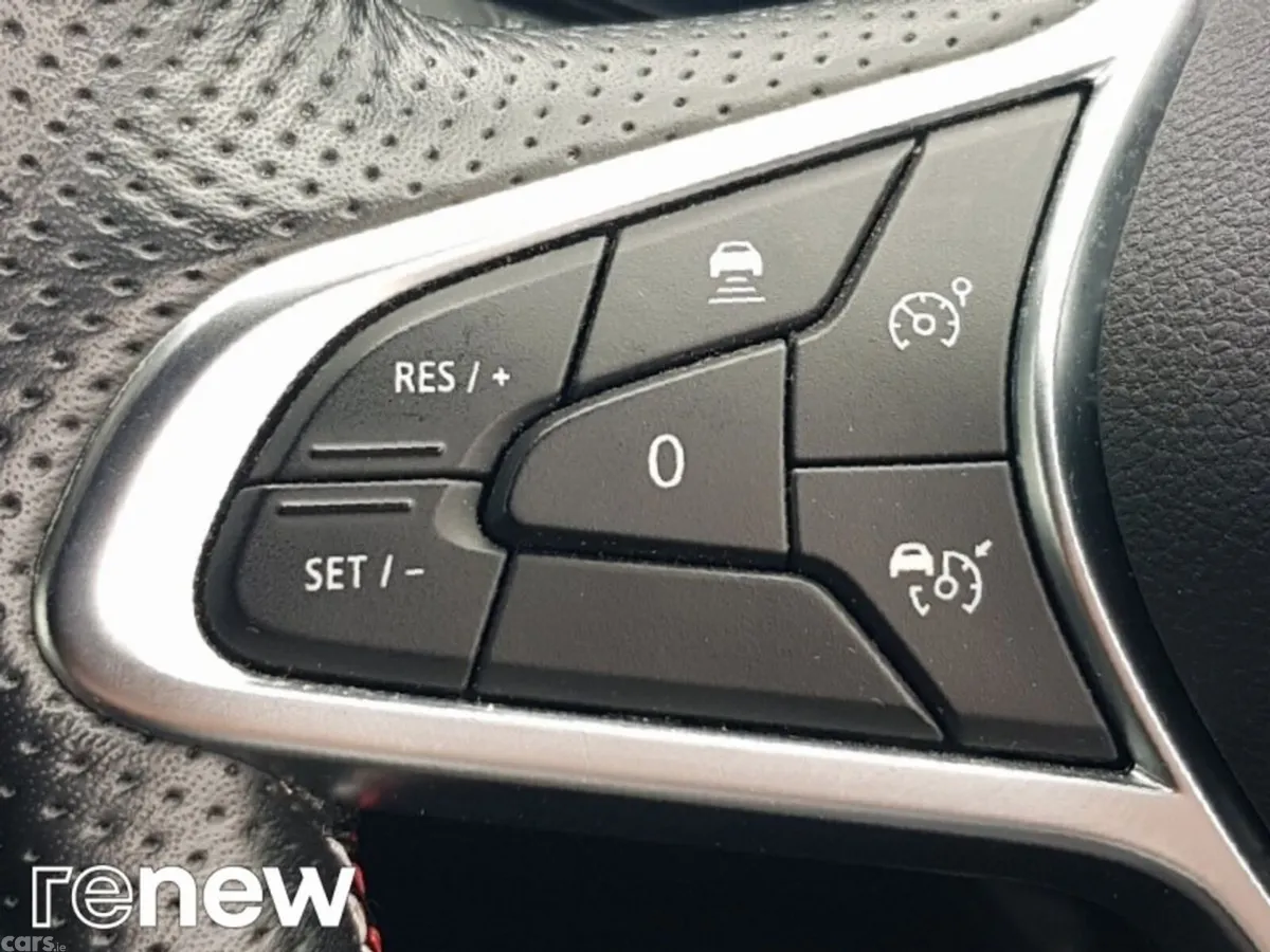 Renault Arkana Hatchback, Petrol, 2022, White