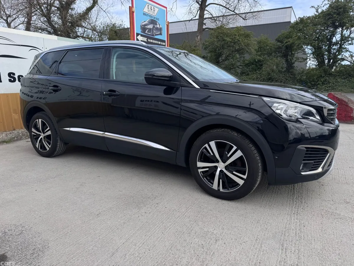 Peugeot 5008 MPV, Petrol, 2019, Black