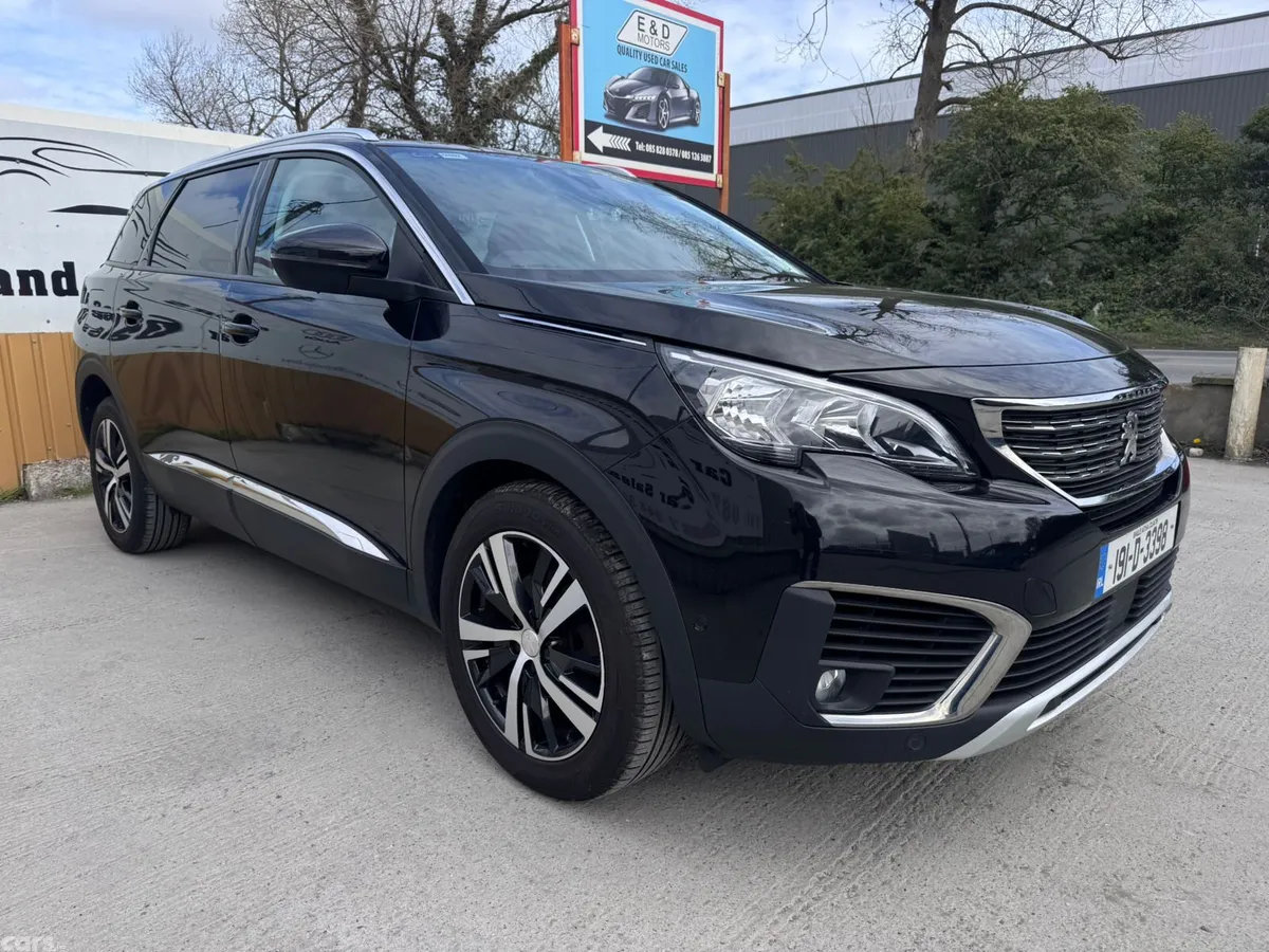 Peugeot 5008 MPV, Petrol, 2019, Black