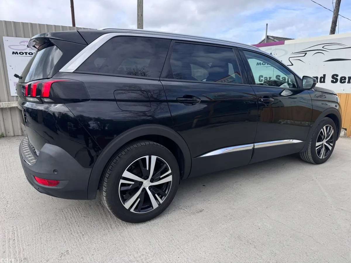Peugeot 5008 MPV, Petrol, 2019, Black