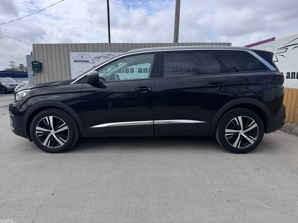 Peugeot 5008 MPV, Petrol, 2019, Black