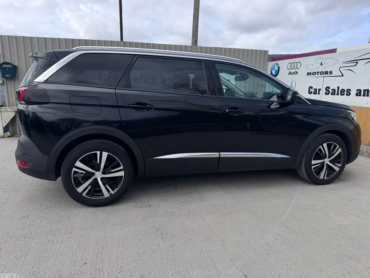 Peugeot 5008 MPV, Petrol, 2019, Black