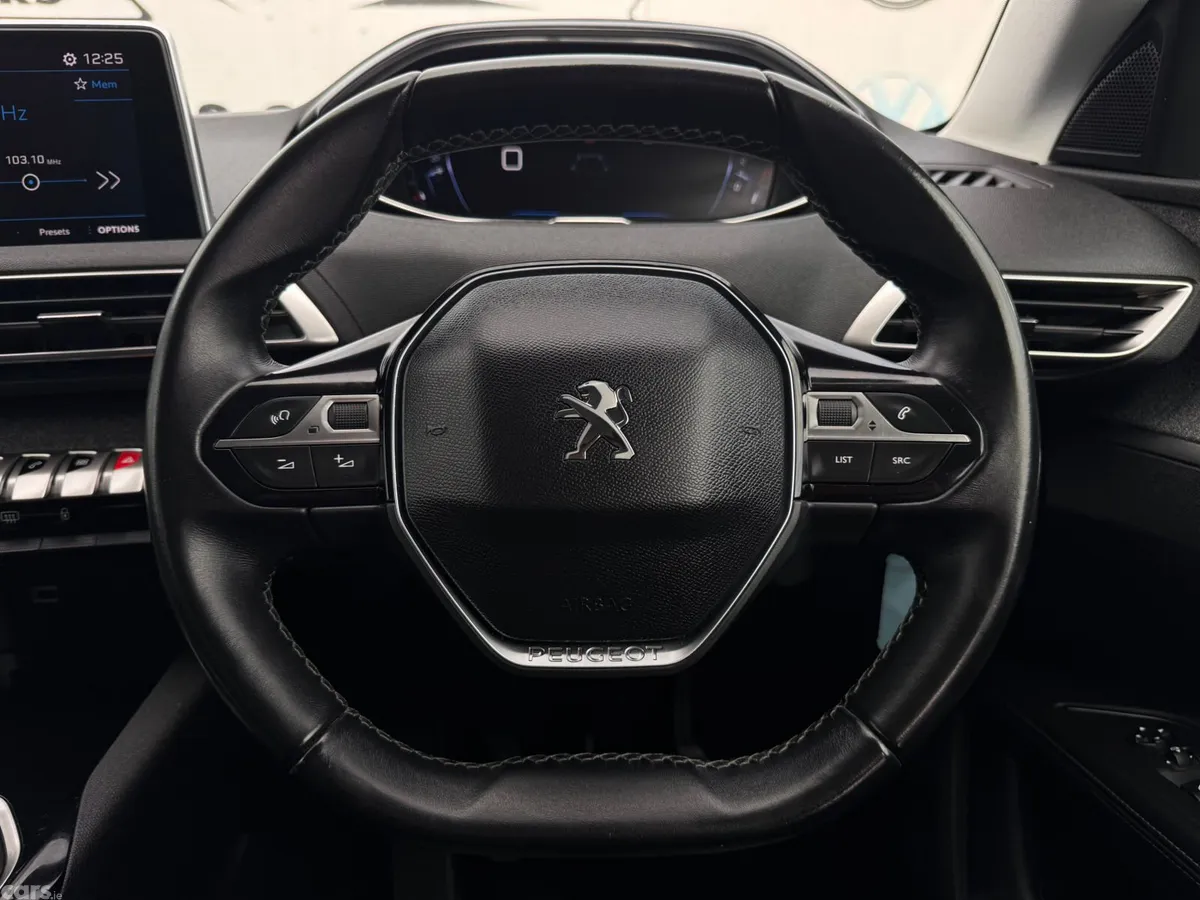 Peugeot 5008 MPV, Petrol, 2019, Black