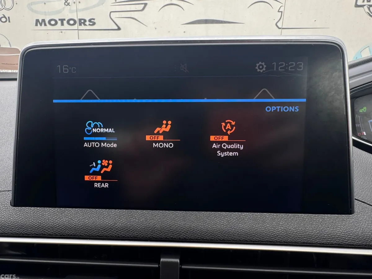 Peugeot 5008 MPV, Petrol, 2019, Black