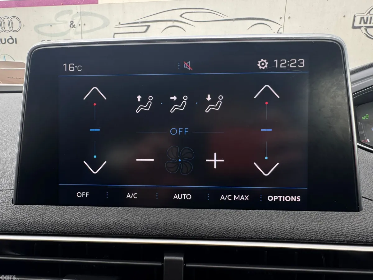 Peugeot 5008 MPV, Petrol, 2019, Black