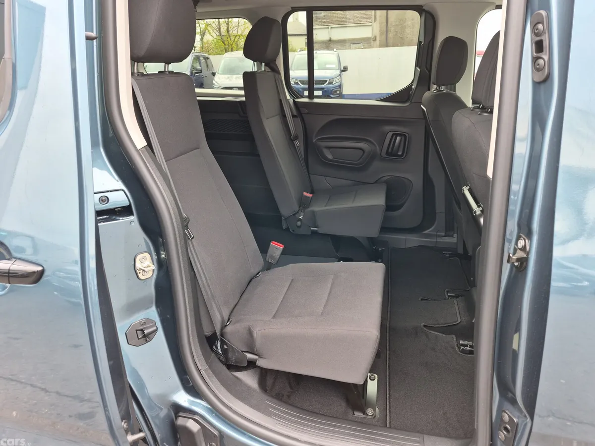 Citroen Berlingo MPV, Diesel, 2026, Blue