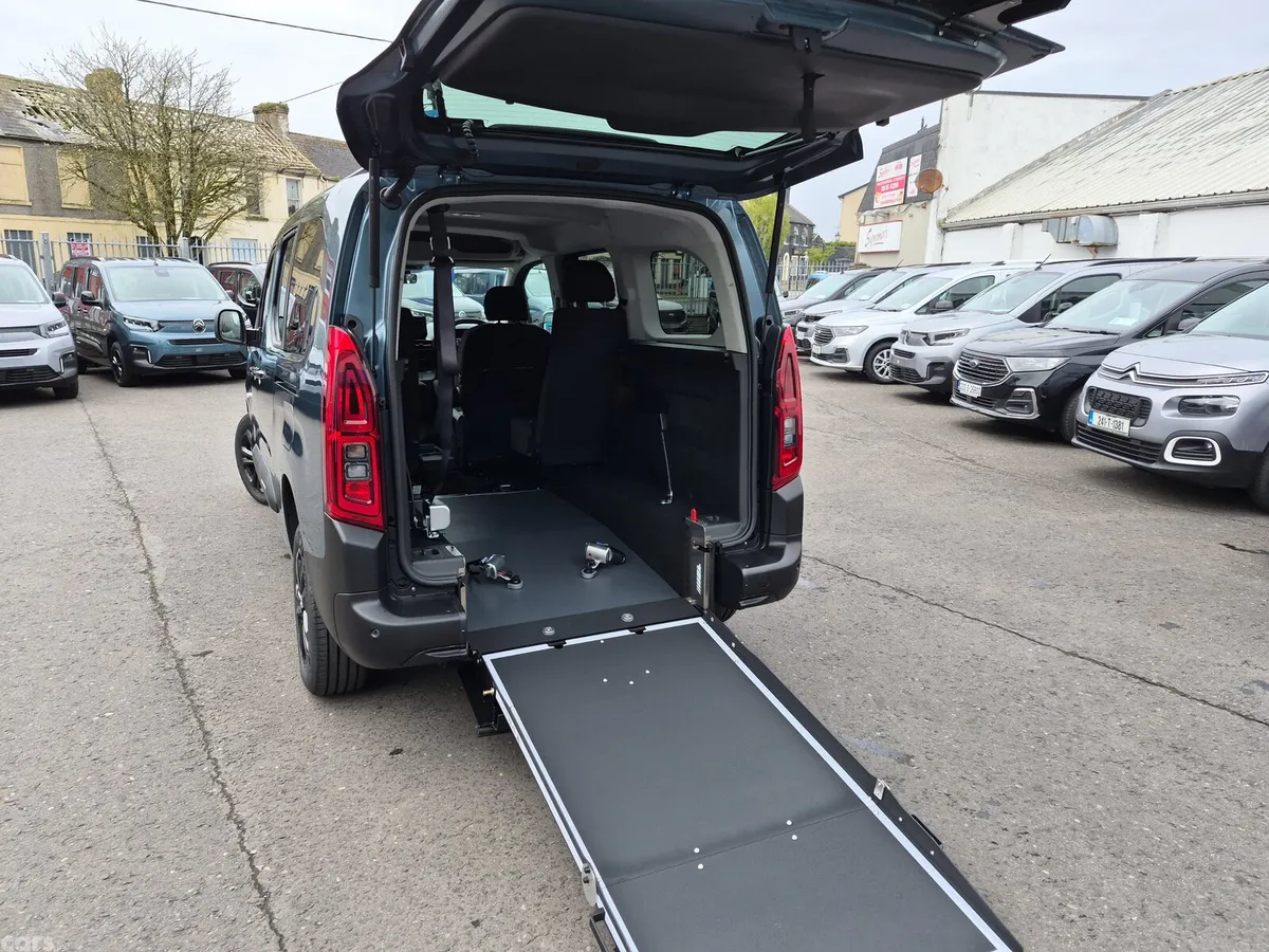 Citroen Berlingo MPV, Diesel, 2026, Blue