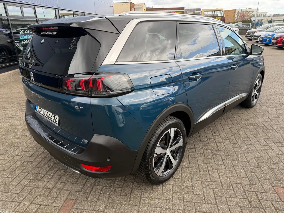 Peugeot 5008 MPV, Diesel, 2025, Blue