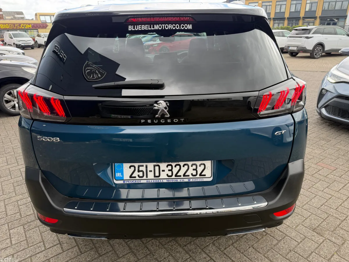 Peugeot 5008 MPV, Diesel, 2025, Blue