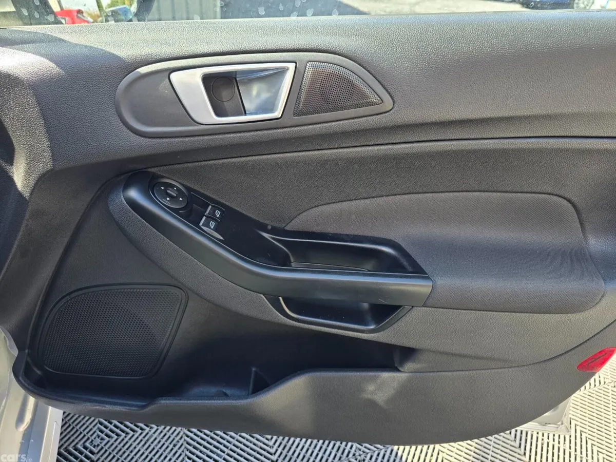 Ford Fiesta Hatchback, Petrol, 2017, Silver