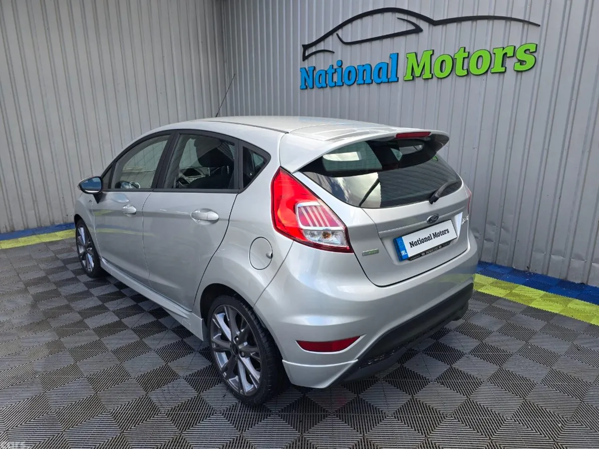 Ford Fiesta Hatchback, Petrol, 2017, Silver