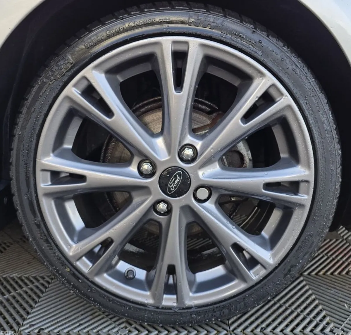 Ford Fiesta Hatchback, Petrol, 2017, Silver