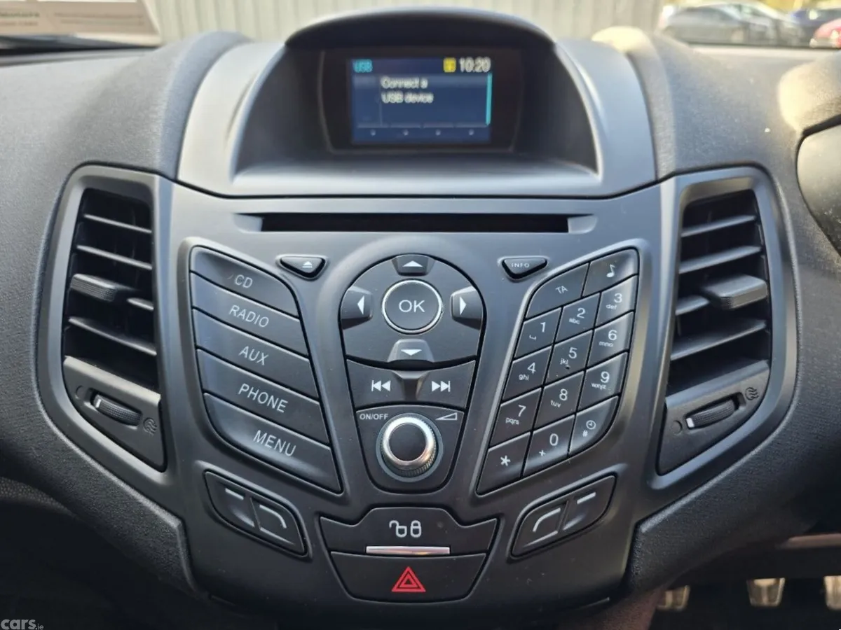 Ford Fiesta Hatchback, Petrol, 2017, Silver
