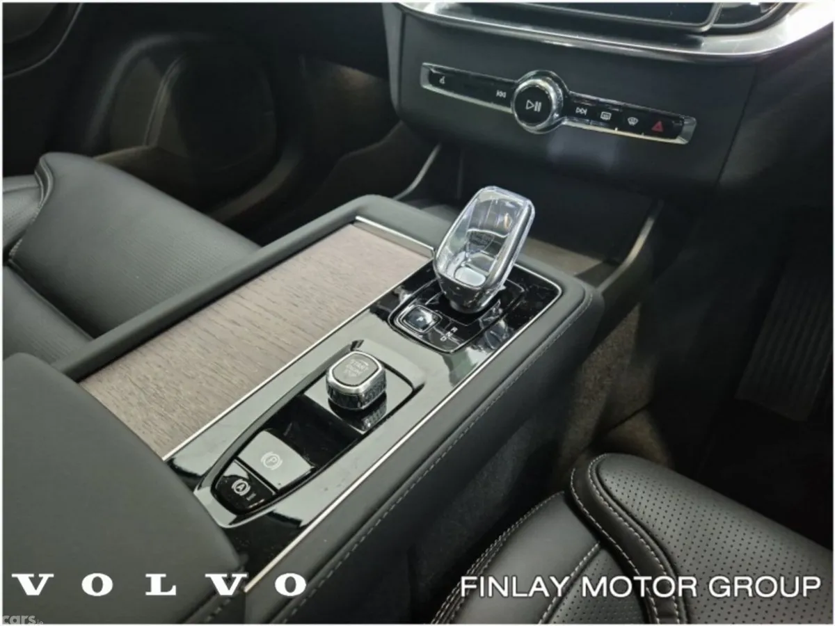 Volvo XC90 SUV, Petrol Plug-in Hybrid, 2026, Grey