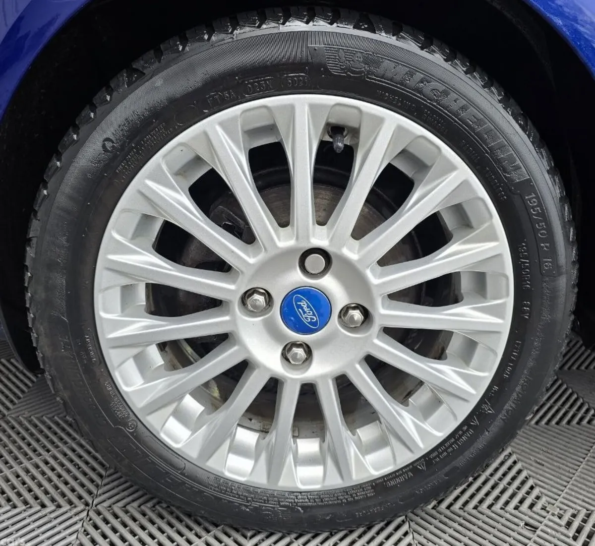 Ford Fiesta Hatchback, Petrol, 2015, Blue