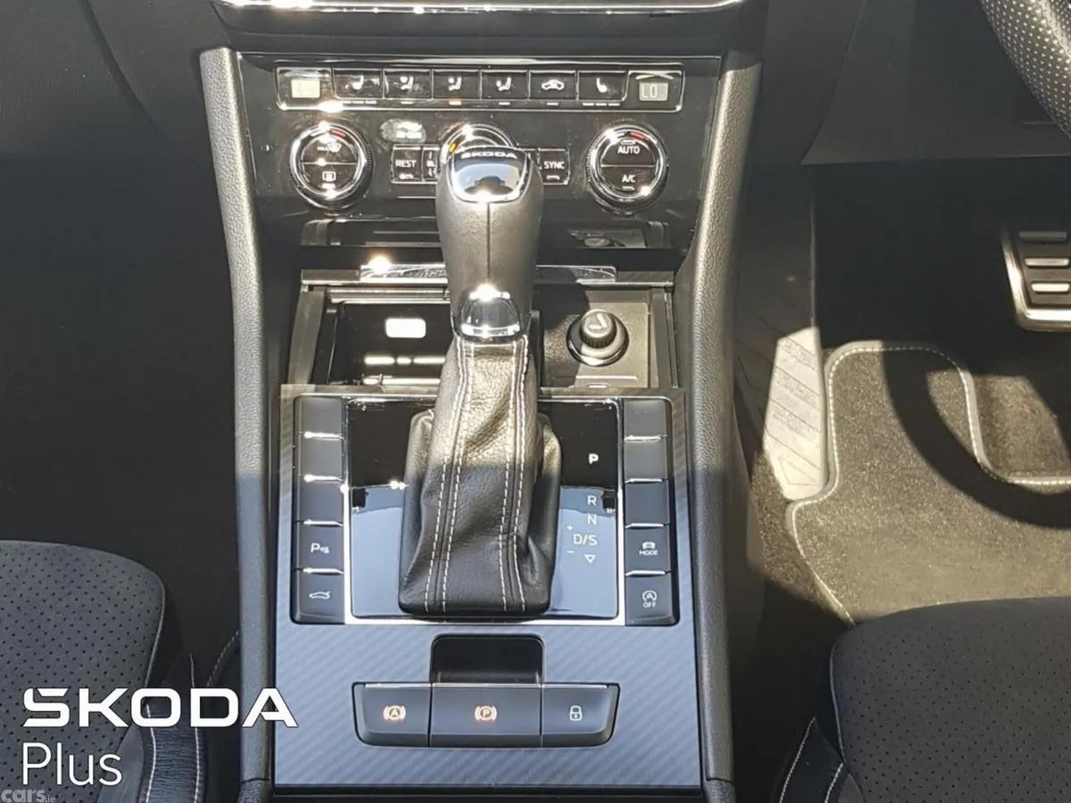 Skoda Superb Saloon, Diesel, 2024, Grey