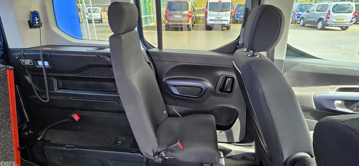 Peugeot Rifter MPV, Petrol, 2022, Blue