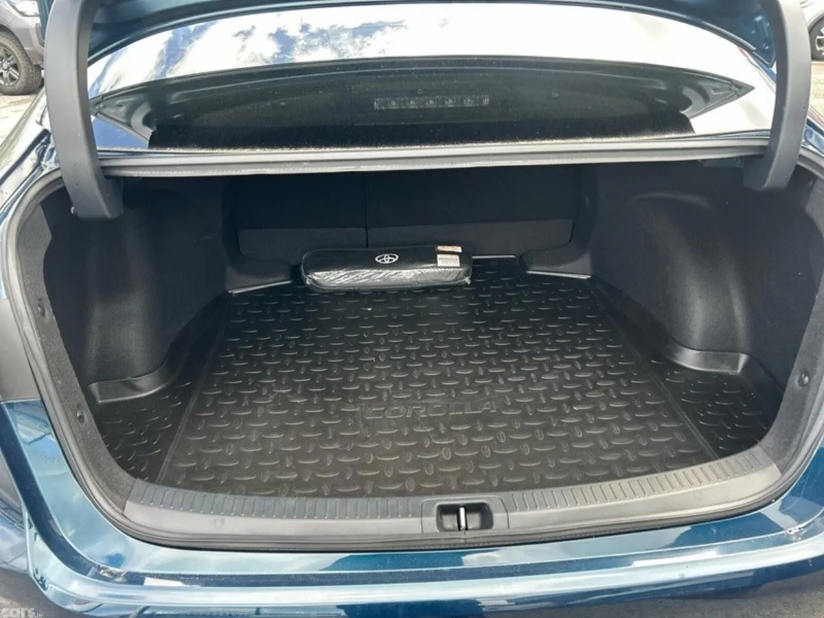 Toyota Corolla Saloon, Petrol Hybrid, 2024, Blue