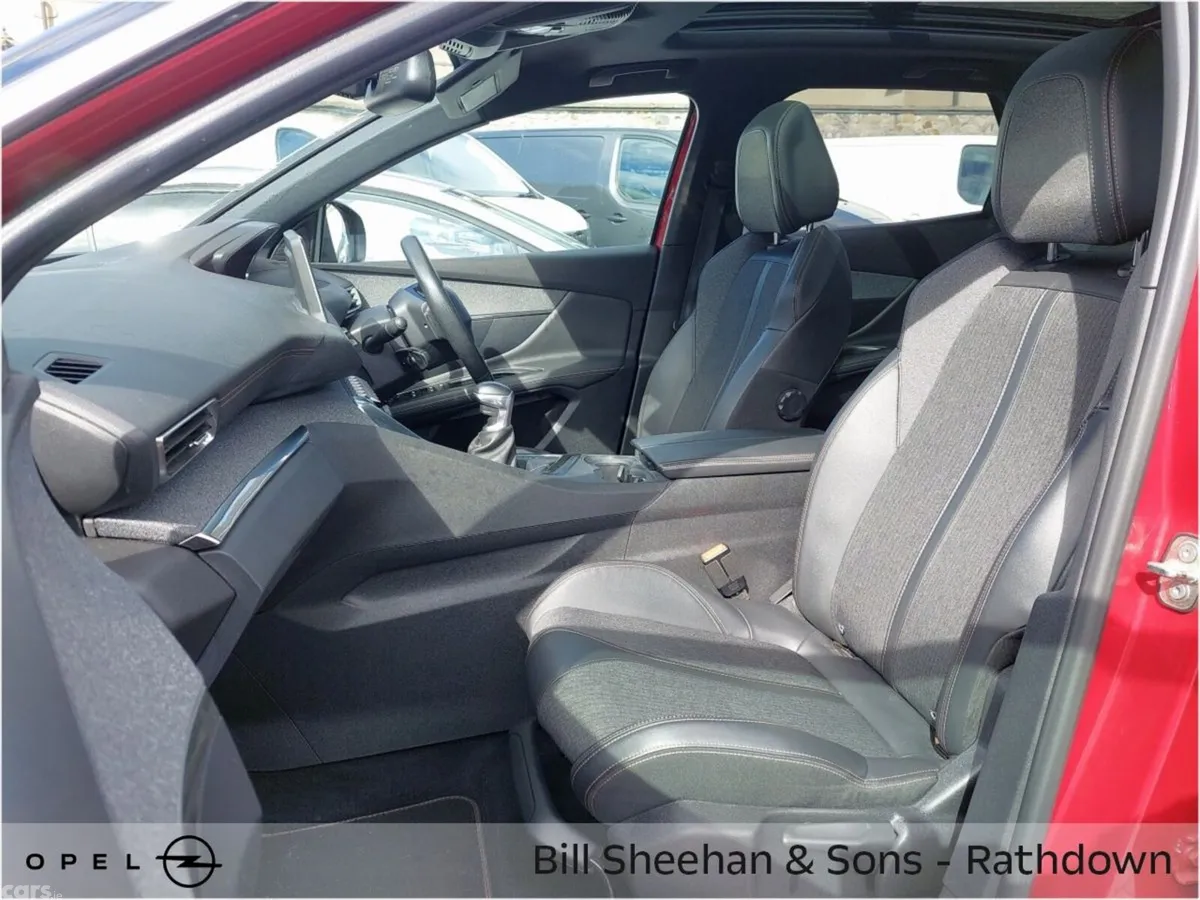 Peugeot 3008 MPV, Diesel, 2020, Red