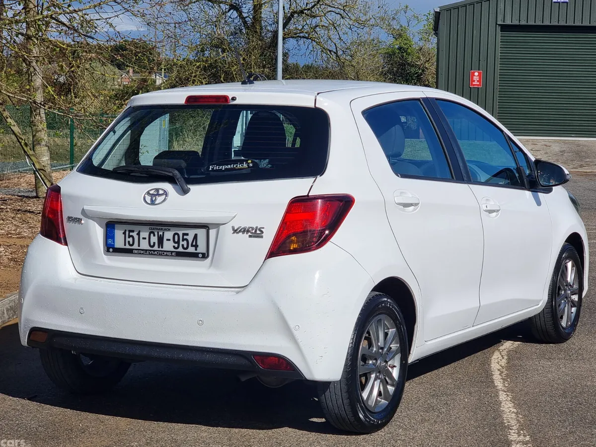 Toyota Yaris Hatchback, Petrol, 2015, White