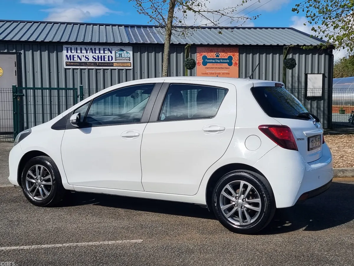 Toyota Yaris Hatchback, Petrol, 2015, White