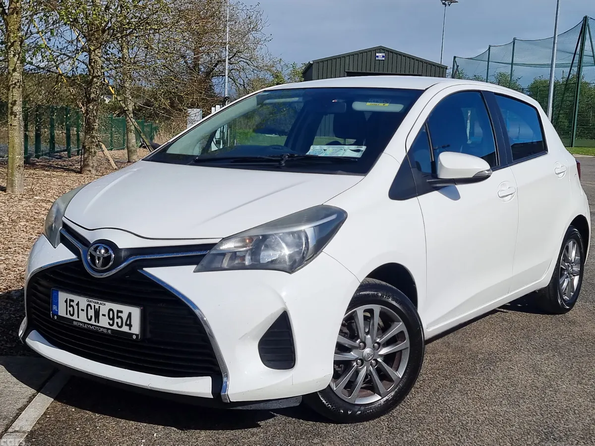Toyota Yaris Hatchback, Petrol, 2015, White