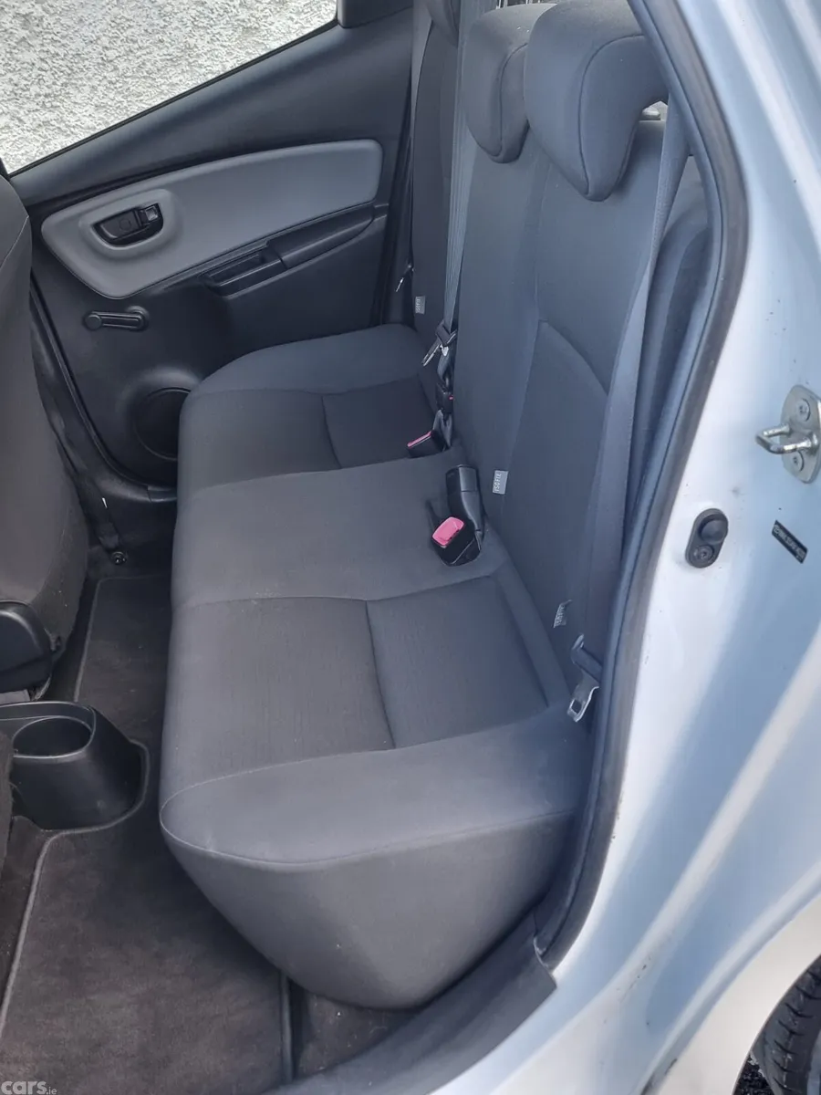 Toyota Yaris Hatchback, Petrol, 2015, White