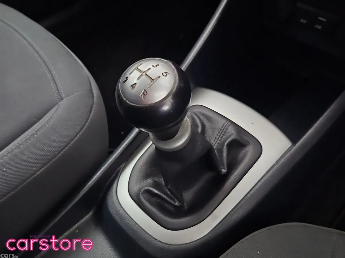 Kia Rio Hatchback, Petrol, 2017, Red