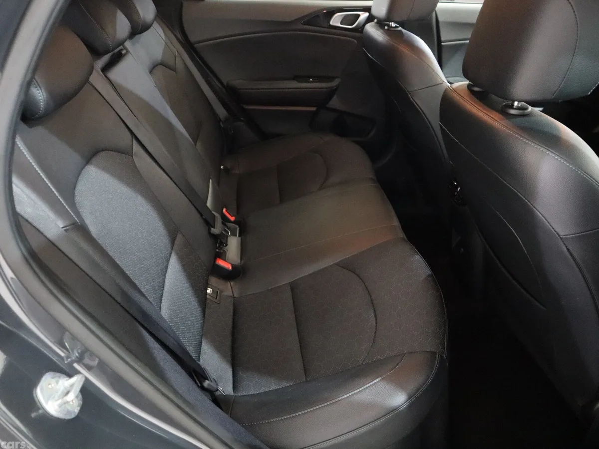 Kia XCeed Hatchback, Petrol Plug-in Hybrid, 2023, Grey