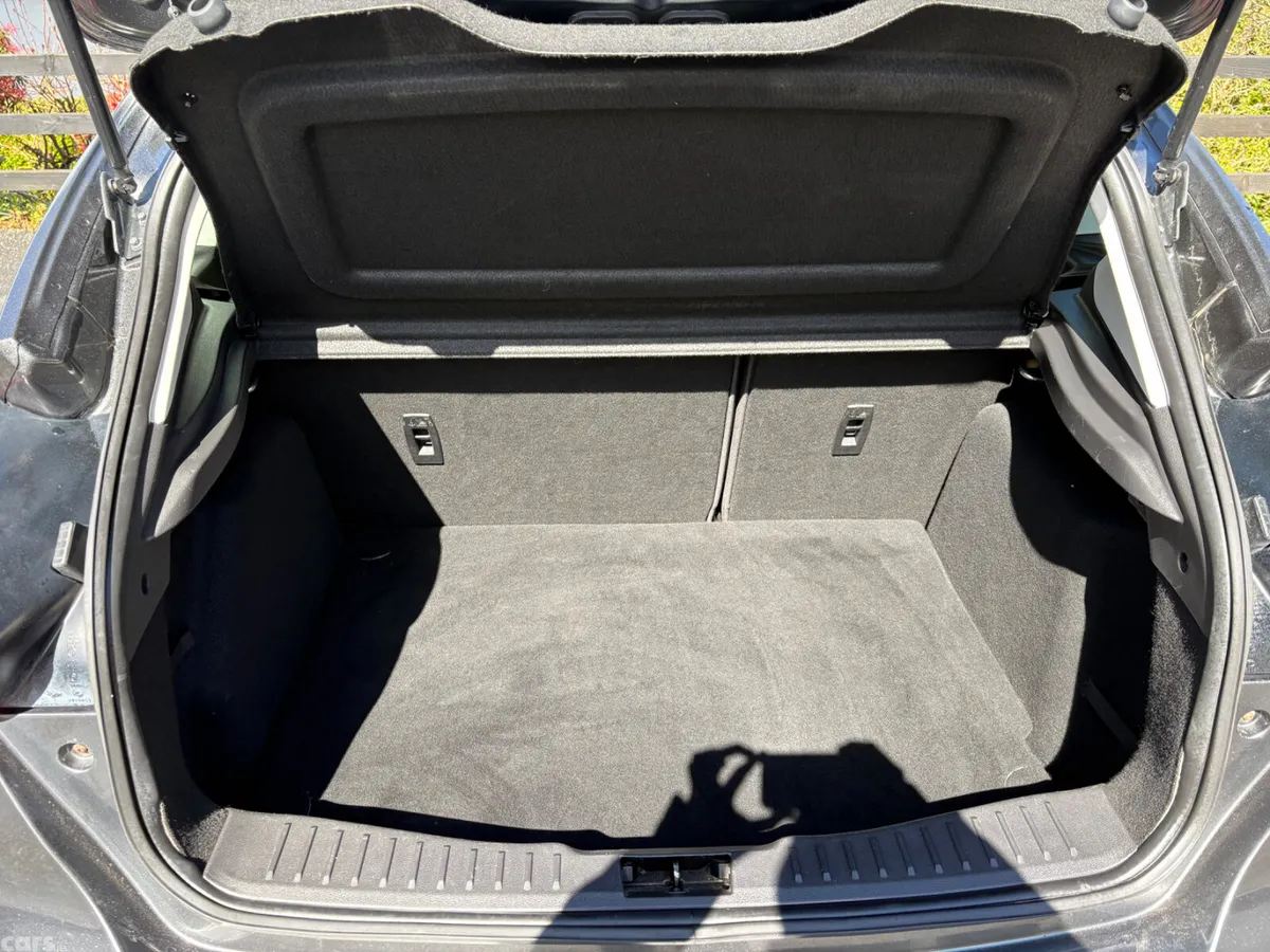 Ford Focus Hatchback, Diesel, 2017, Grey