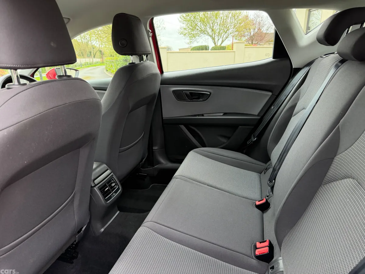 SEAT Leon Hatchback, Petrol, 2020, Red