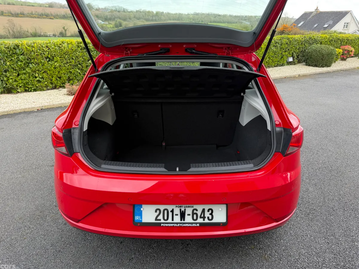 SEAT Leon Hatchback, Petrol, 2020, Red