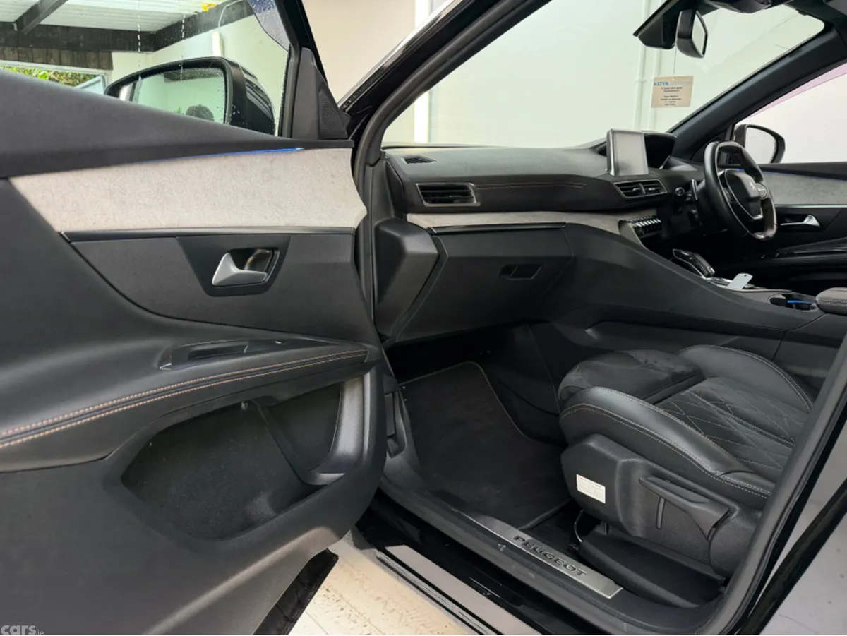 Peugeot 3008 MPV, Diesel, 2018, Black