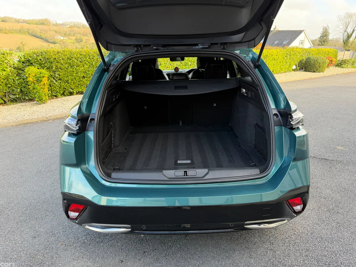 Peugeot 308 Estate, Diesel, 2023, Blue