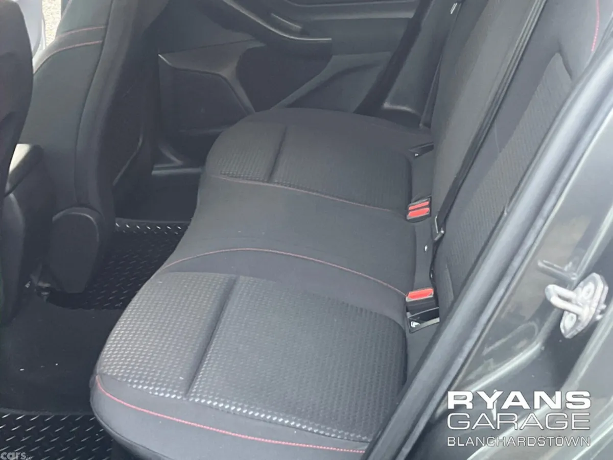 Ford Focus Hatchback, Petrol, 2021, Grey