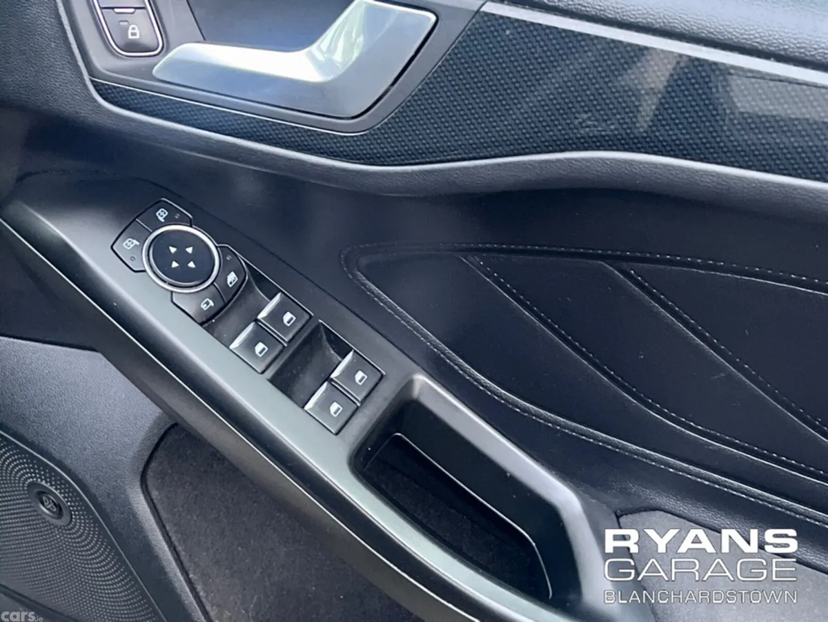 Ford Focus Hatchback, Petrol, 2021, Grey